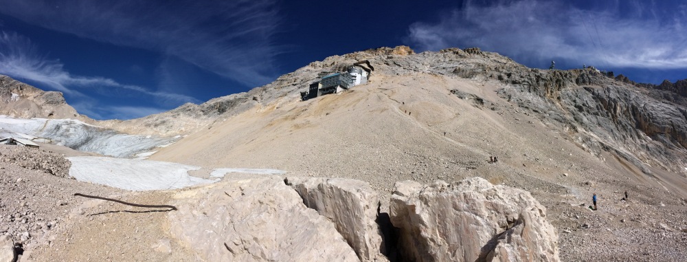 Die letzten Kehren hoch zum Zugspitze-Gipfel: Fast schon eine ‚Wanderautobahn‘